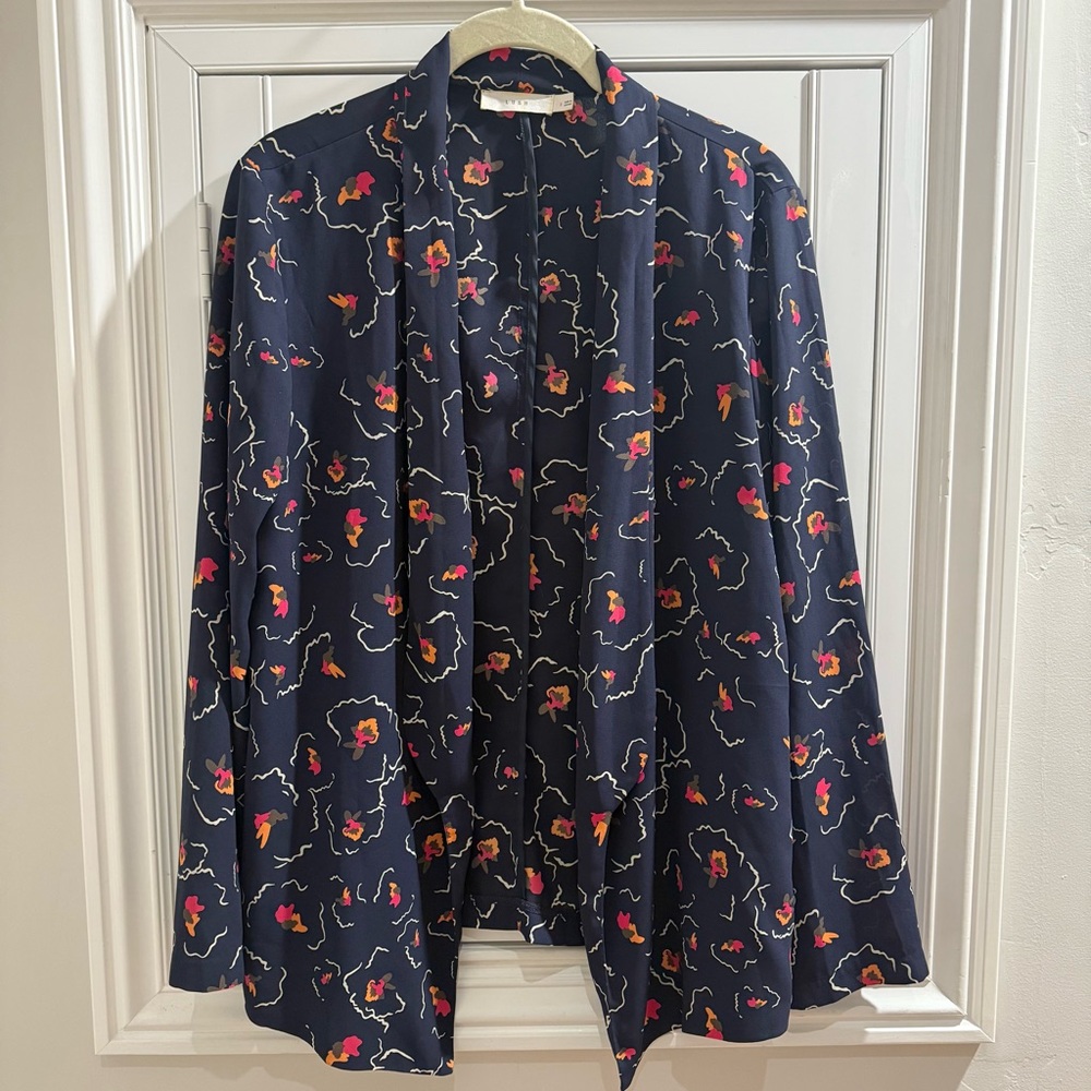 3/$10 🛒🛍️ Lush Navy Floral Women's Blazer - Size Small